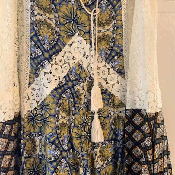 Tunic - Picture 3 of 4